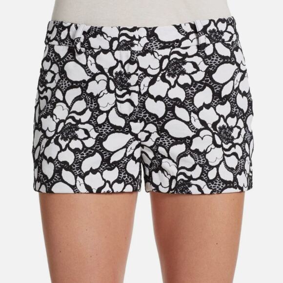 Diane von Furstenberg Black & White Floral Lace Shorts - Size 12 - Picture 1 of 5